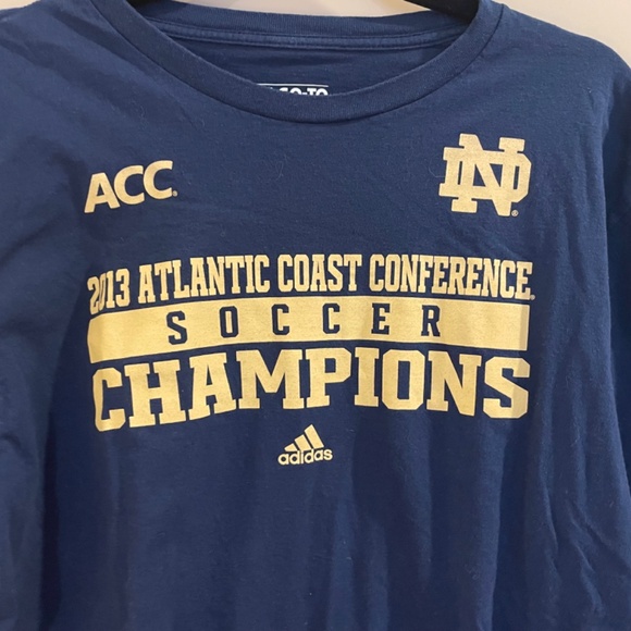 ADIDAS The Go-To Tee NOTRE DAME Soccer ACC Champions Navy Blue Gold Cotton LARGE - Picture 2 of 6